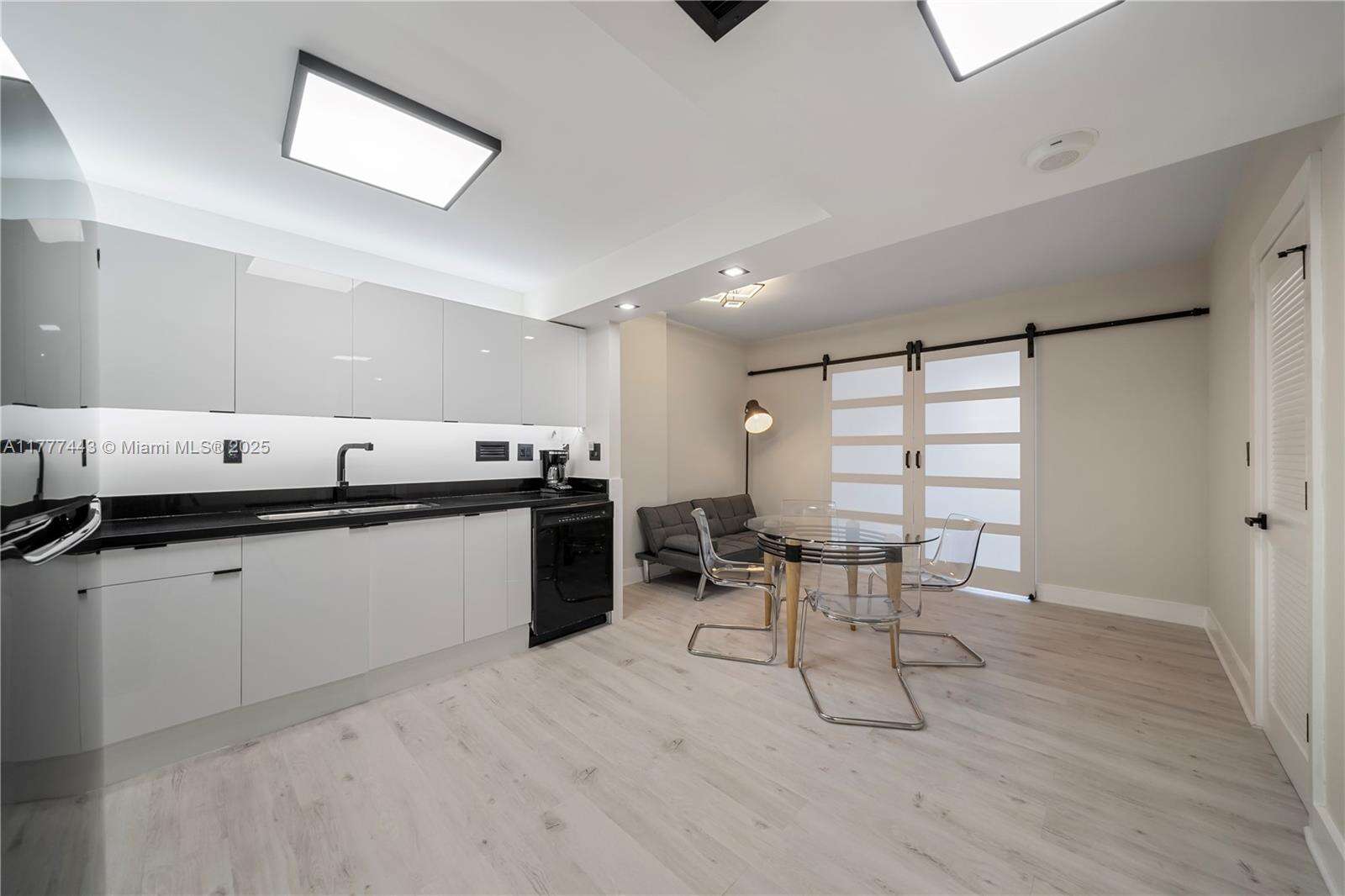 Roney Palace Unit #1130 | Picture 7