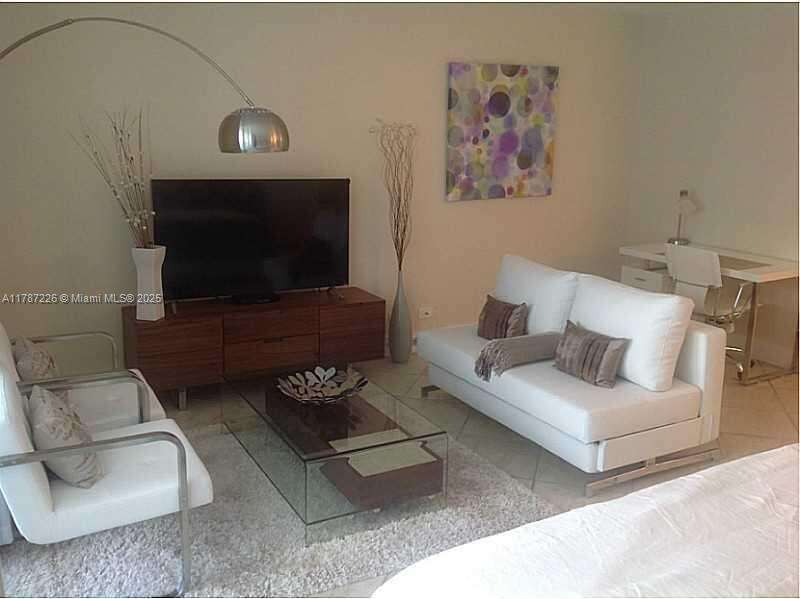 Roney Palace Unit #1221 | Picture 11