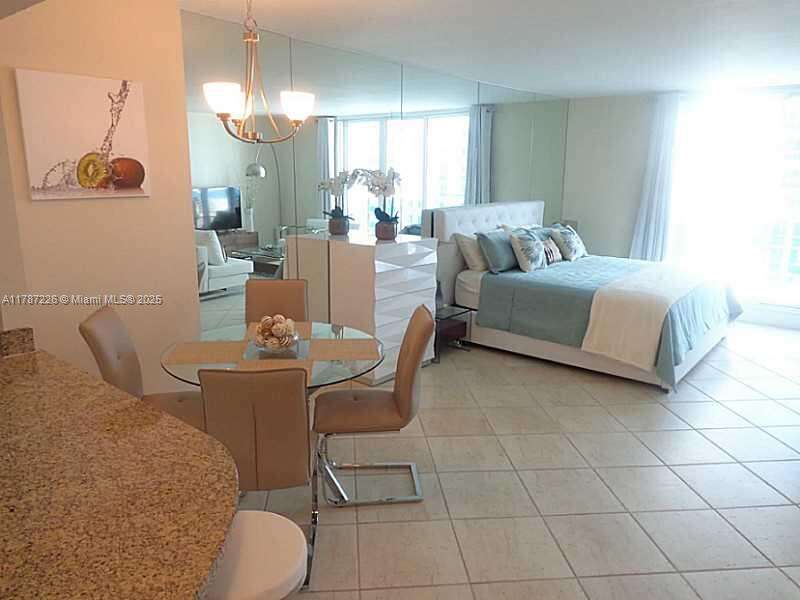 Roney Palace Unit #1221 | Picture 13