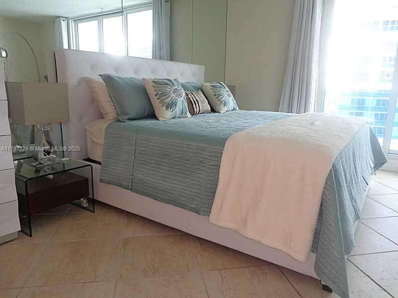 Roney Palace Unit #1221 | Picture 20