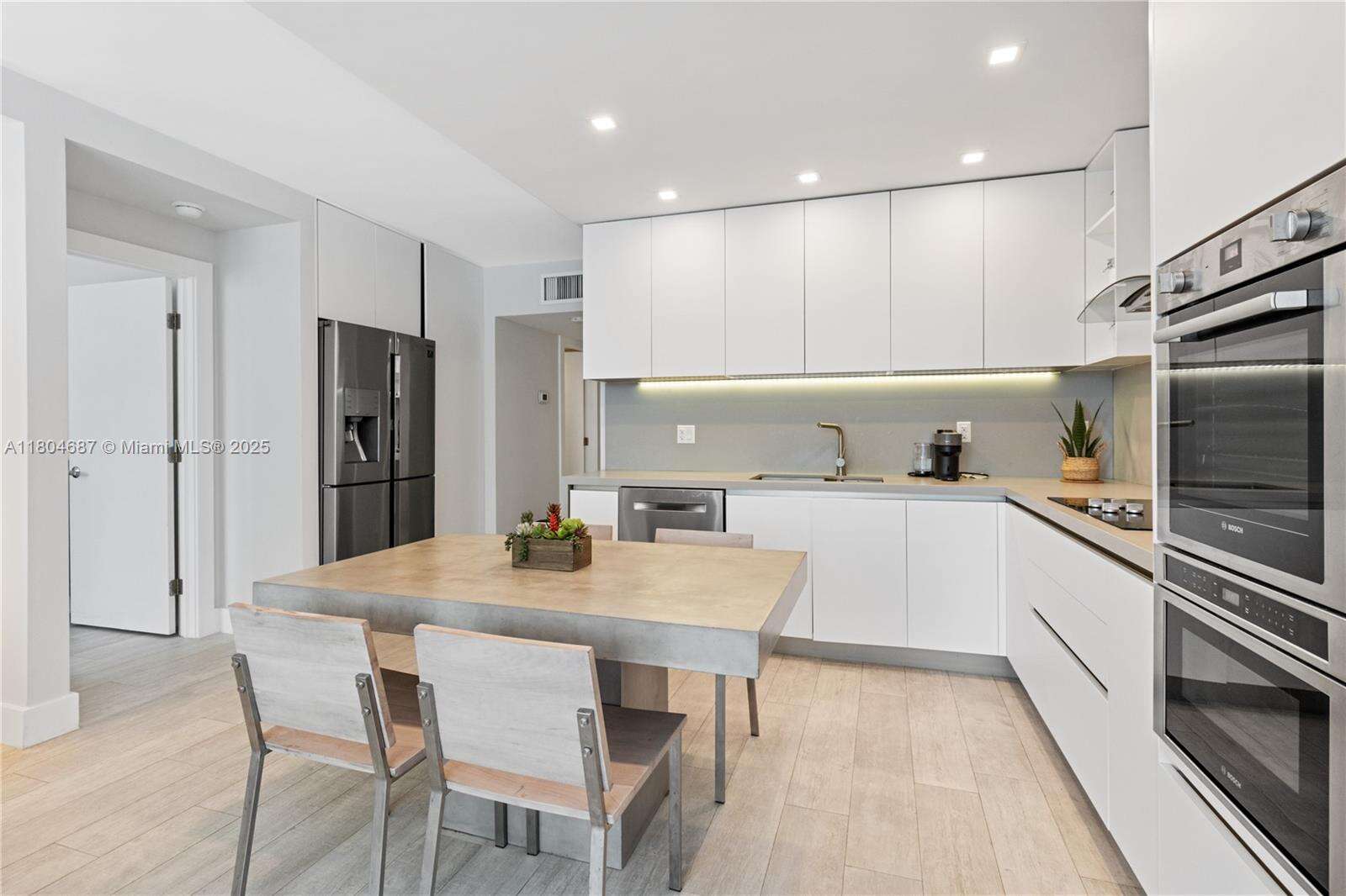 Roney Palace Unit #403 | Picture 2