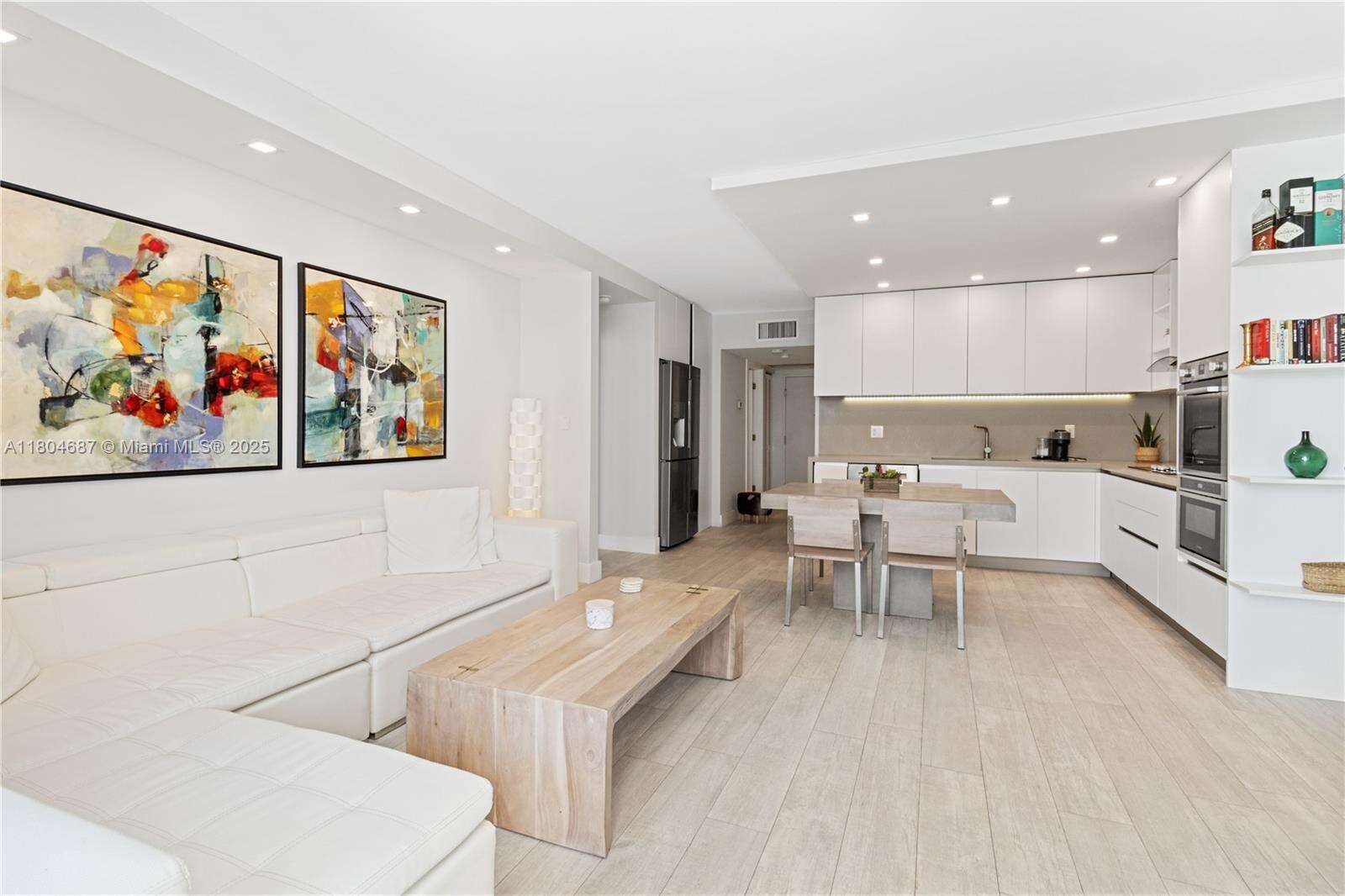 Roney Palace Unit #403 | Picture 11