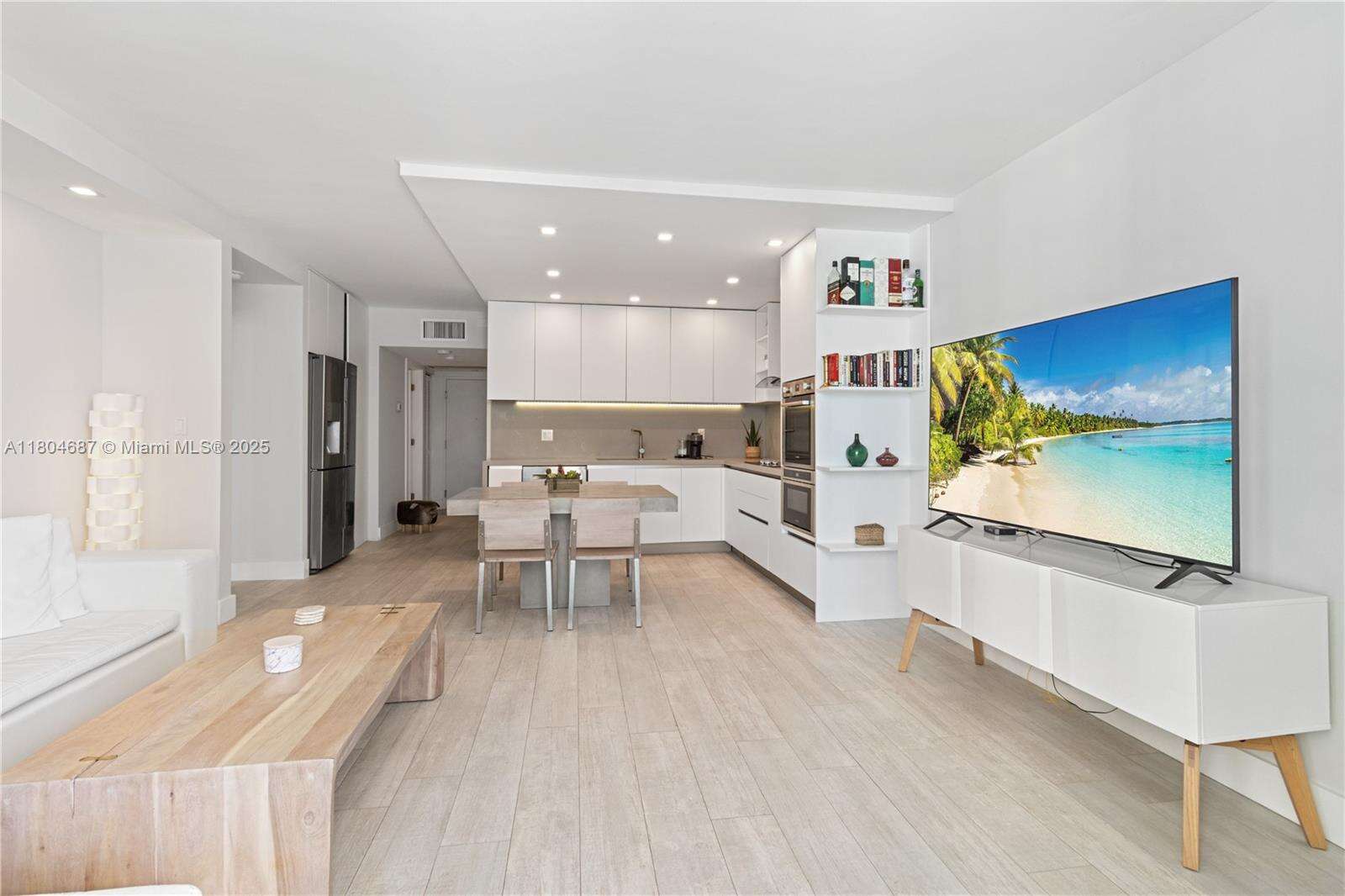 Roney Palace Unit #403 | Picture 5