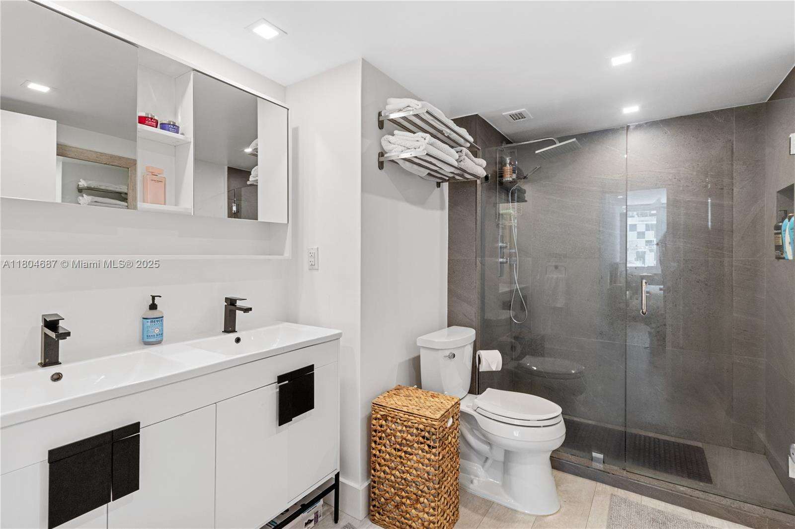 Roney Palace Unit #403 | Picture 8