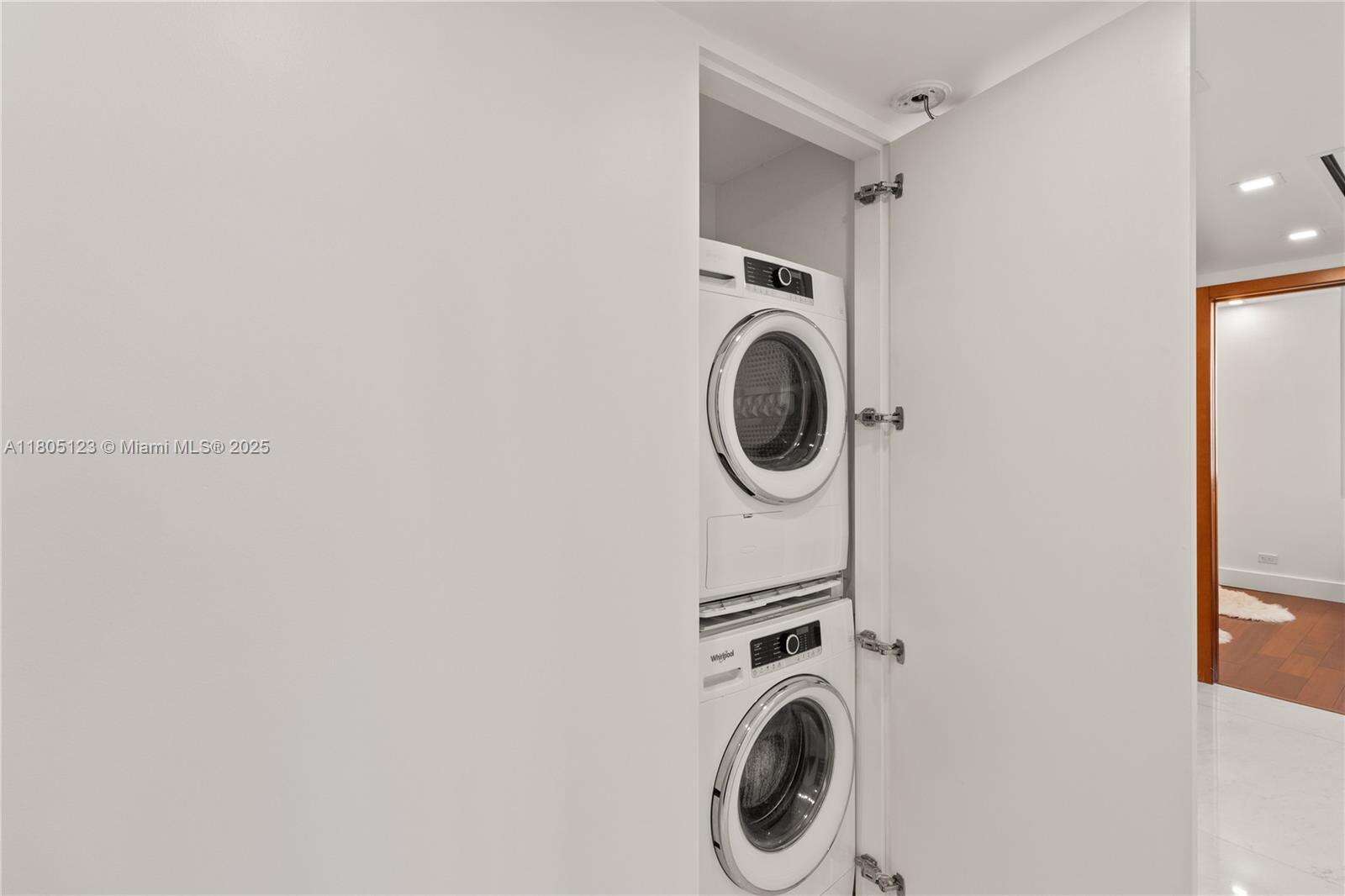 Roney Palace Unit #1410 | Picture 16