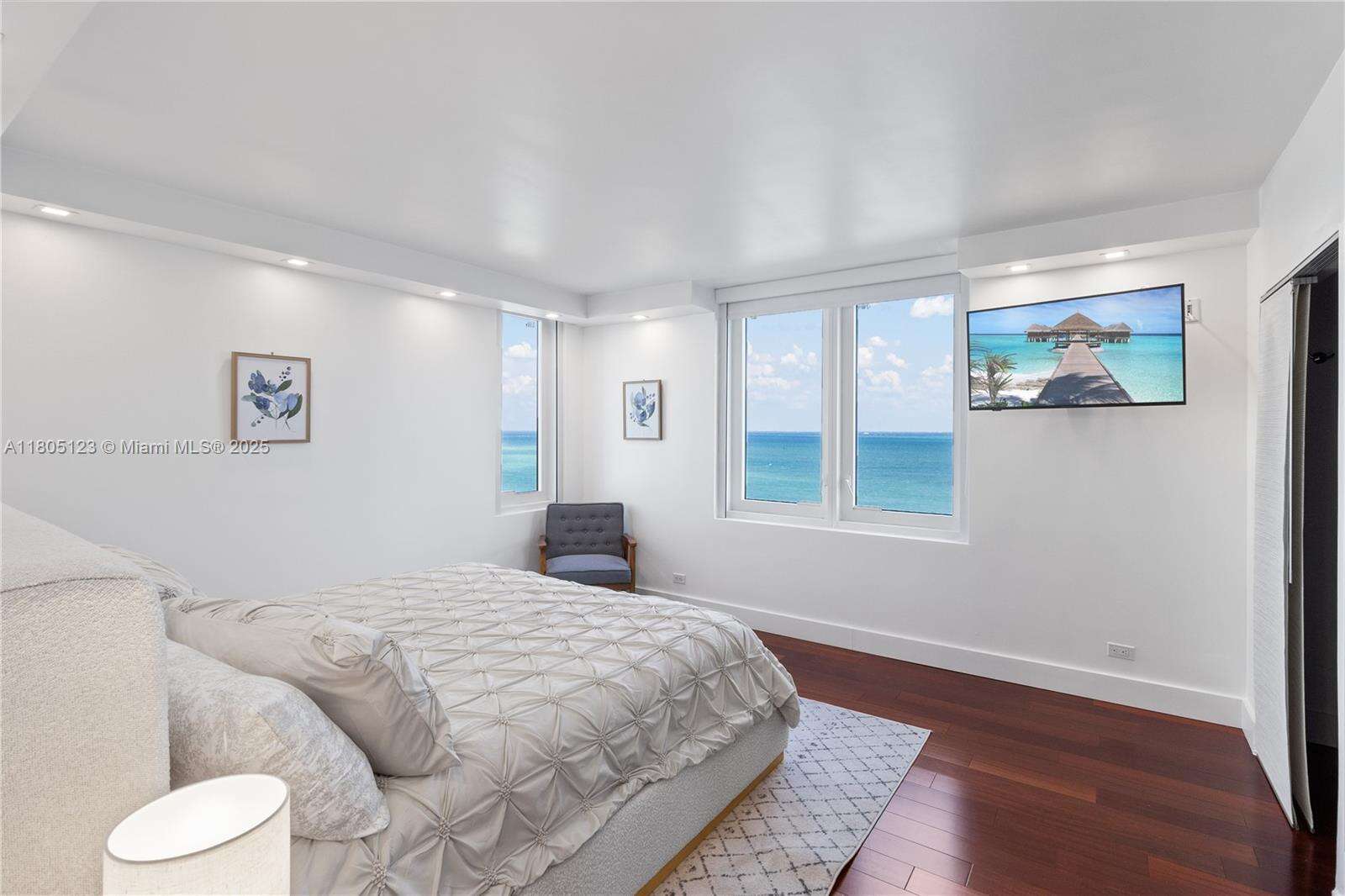 Roney Palace Unit #1410 | Picture 10