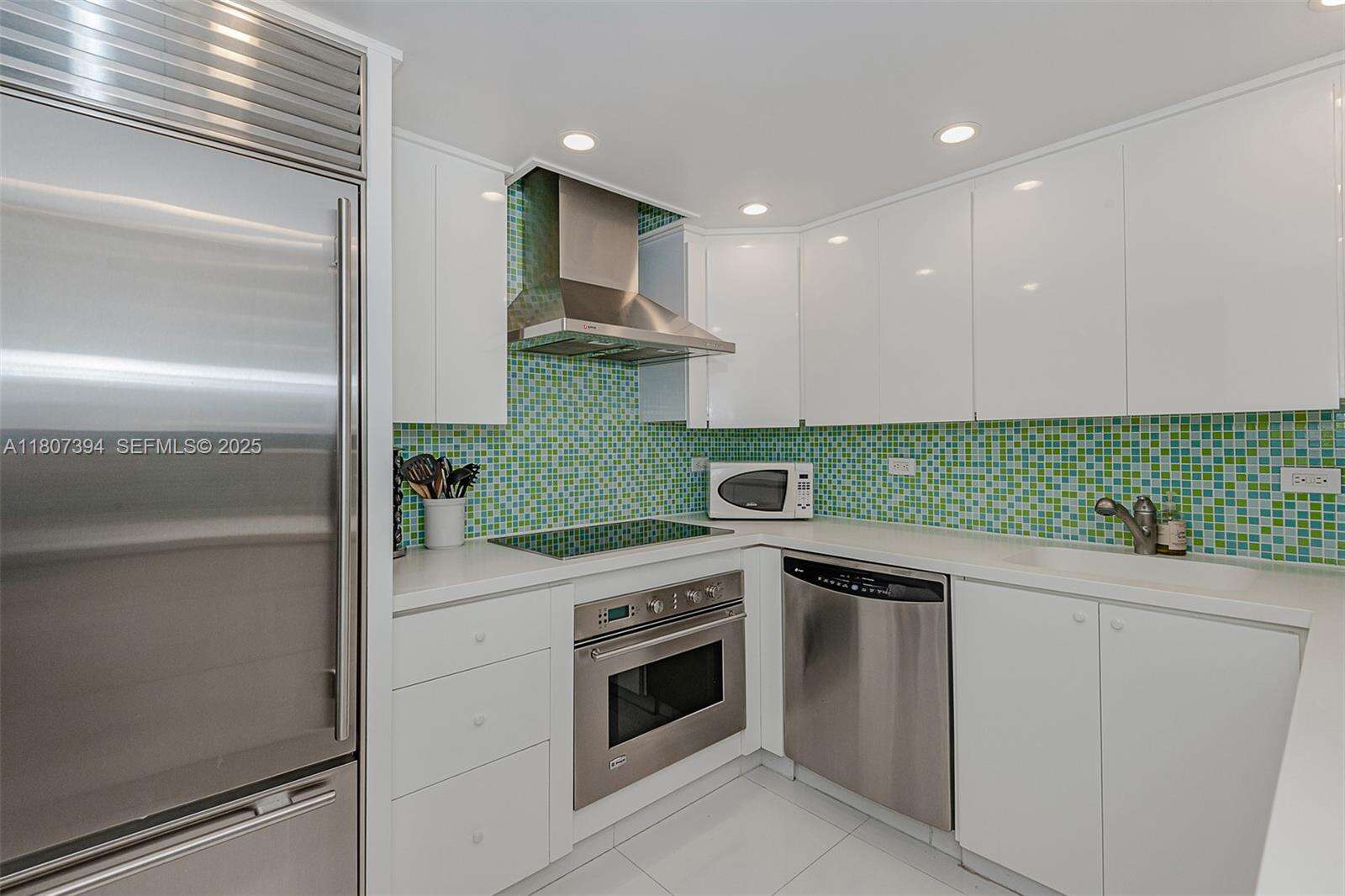 Roney Palace Unit #1538 | Picture 2