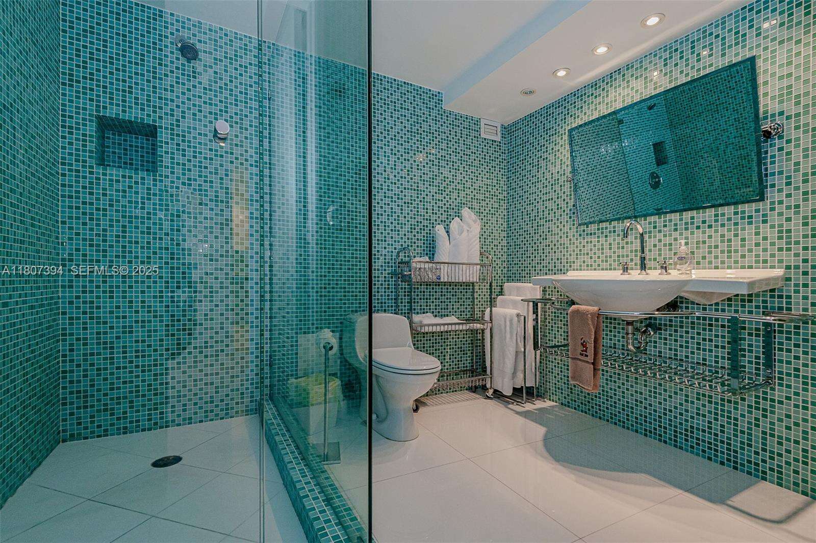 Roney Palace Unit #1538 | Picture 10