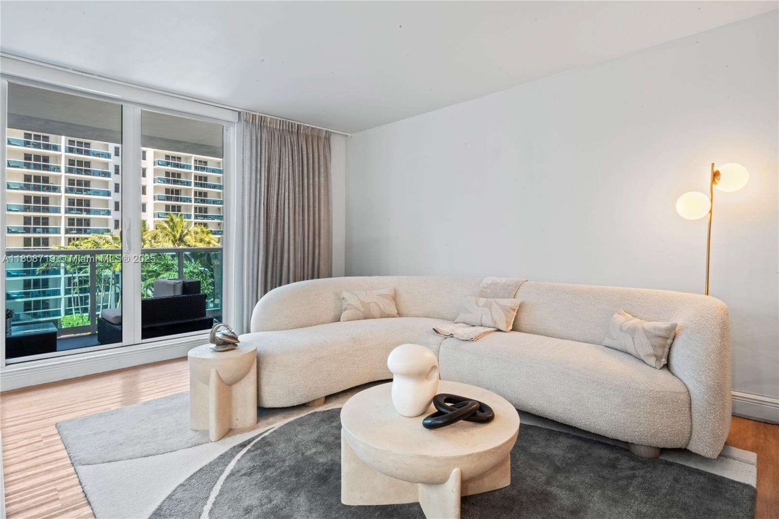 Roney Palace Unit #720 | Picture 2