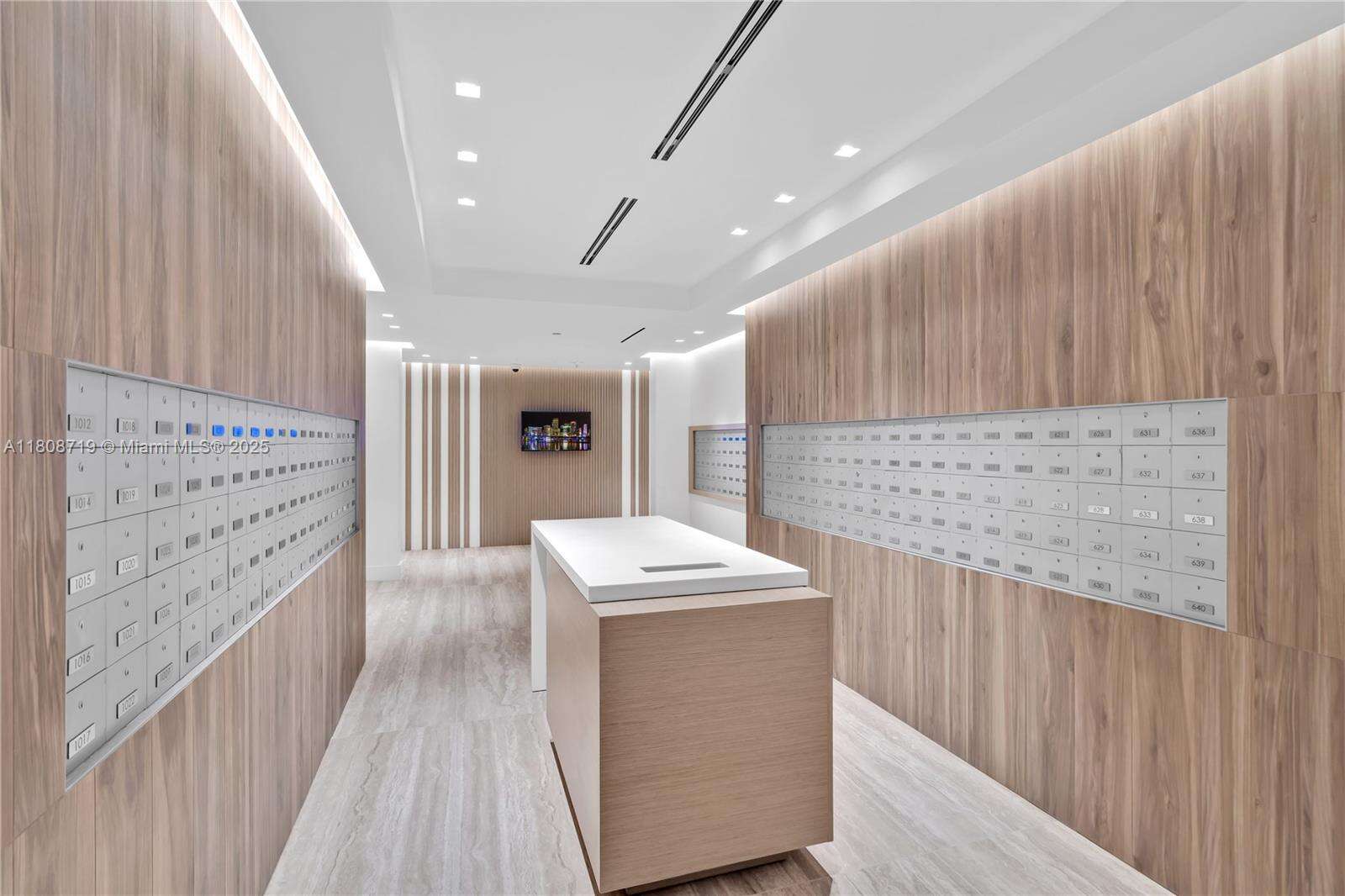 Roney Palace Unit #720 | Picture 13