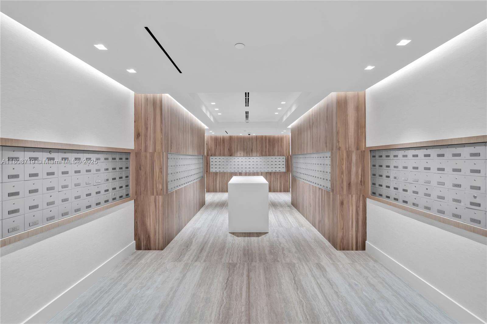 Roney Palace Unit #720 | Picture 17