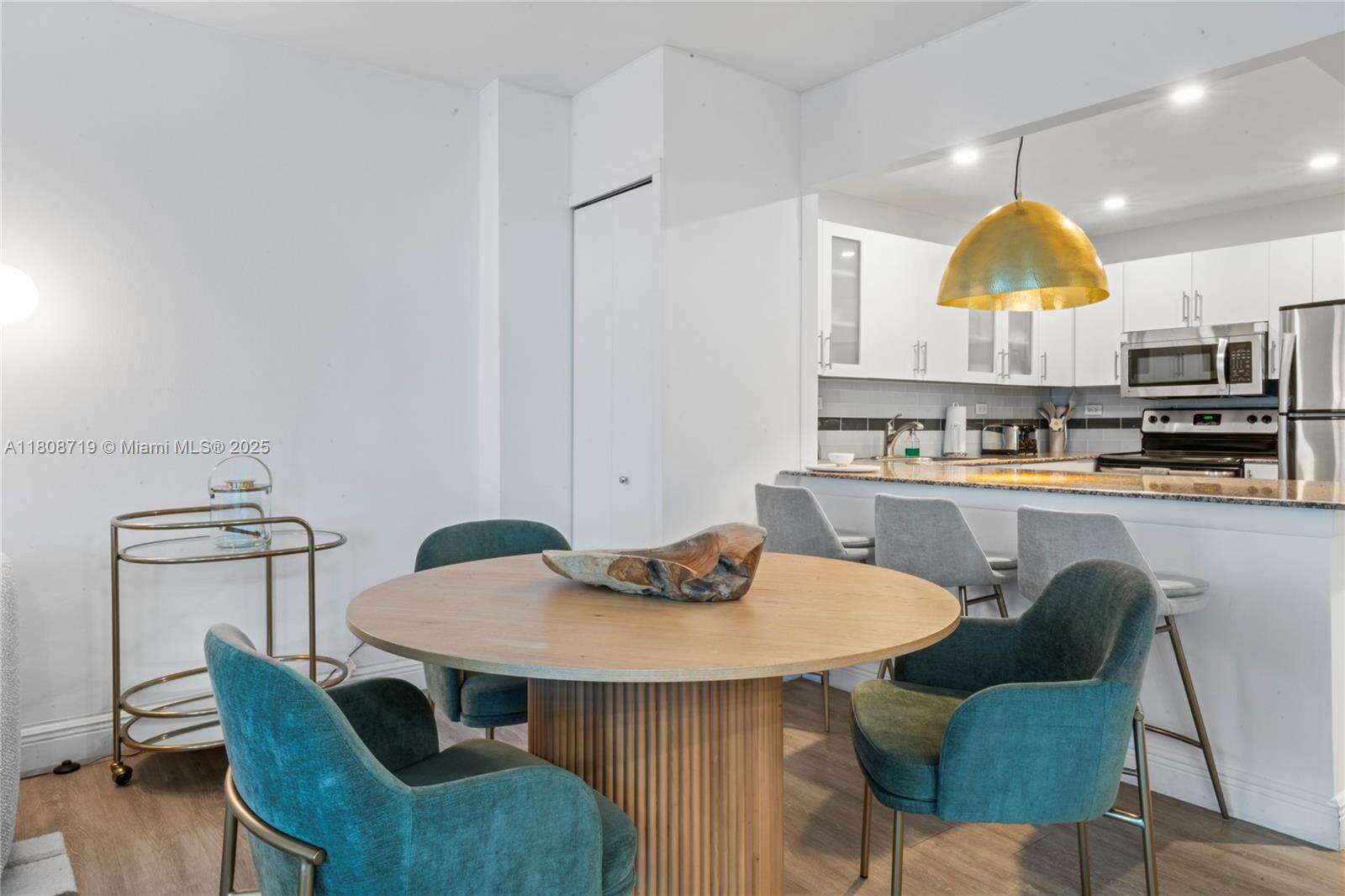 Roney Palace Unit #720 | Picture 8