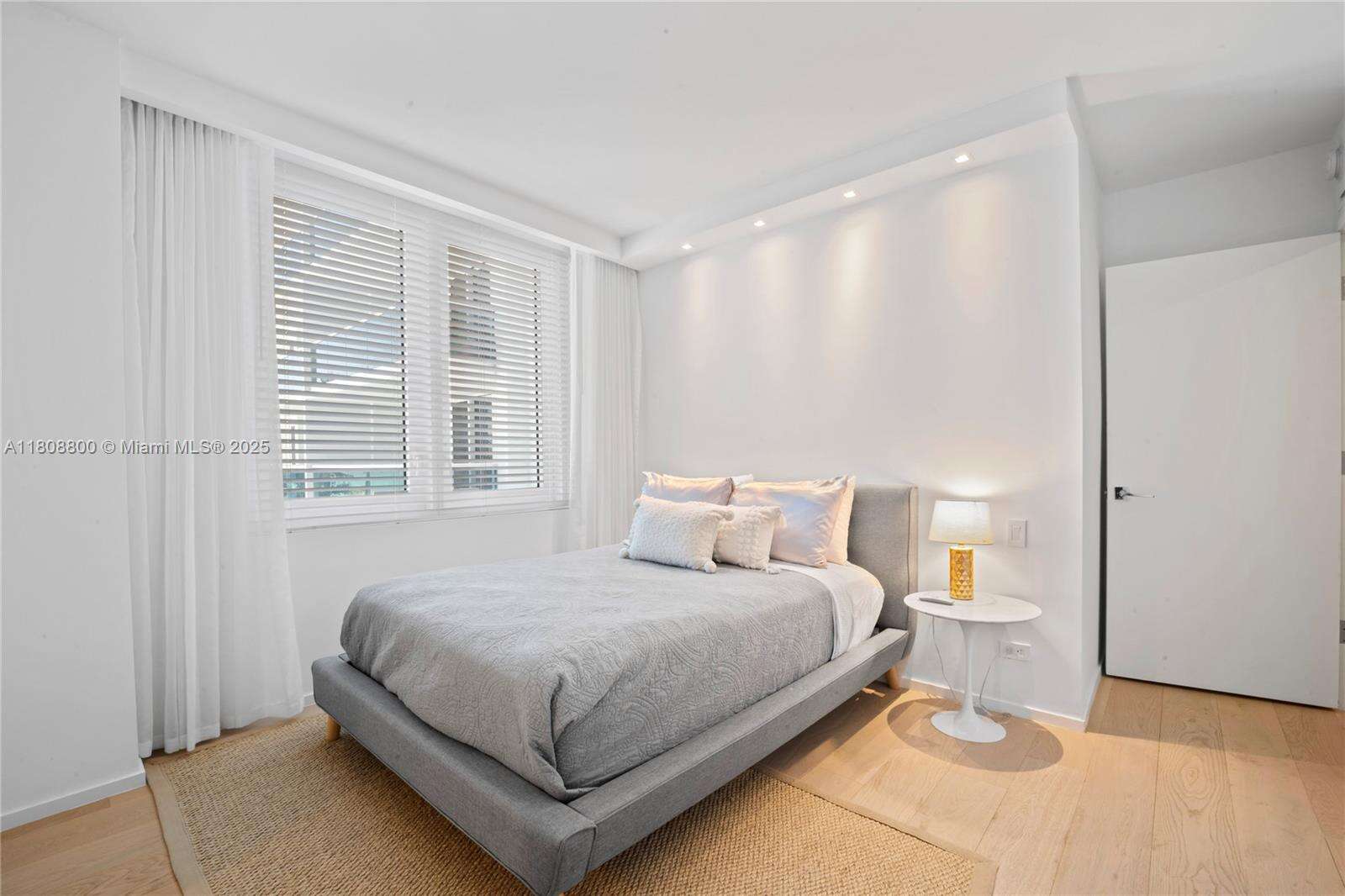 Roney Palace Unit #624 | Picture 17