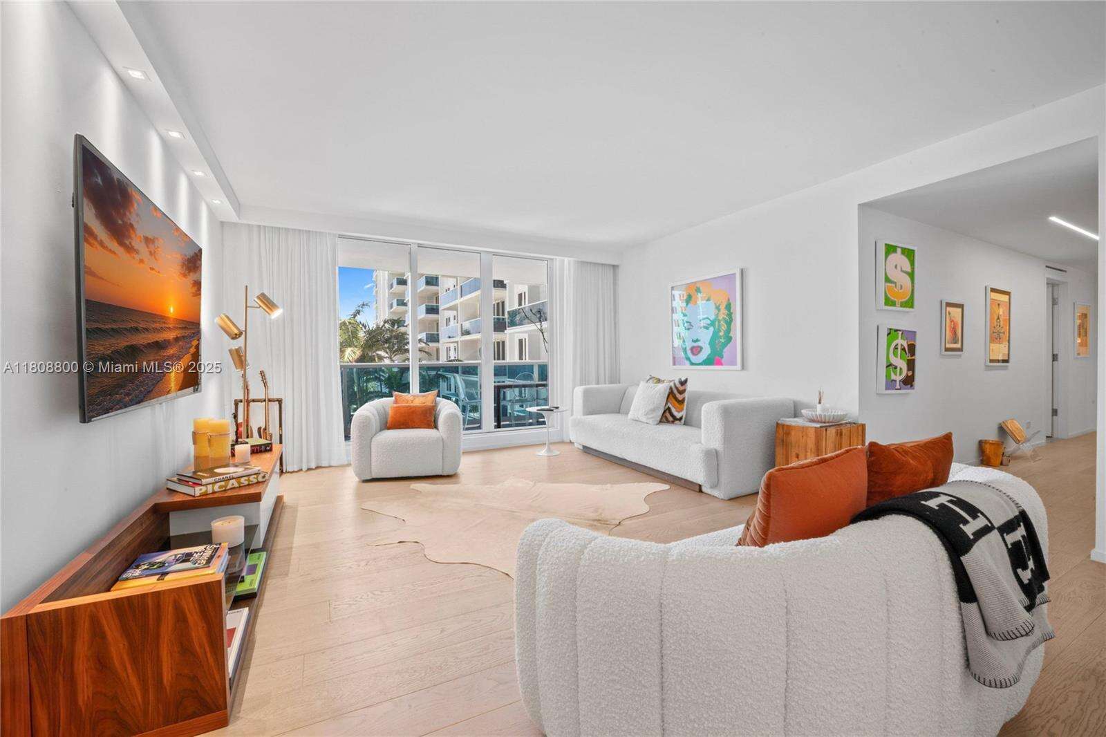 Roney Palace Unit #624 | Picture 3