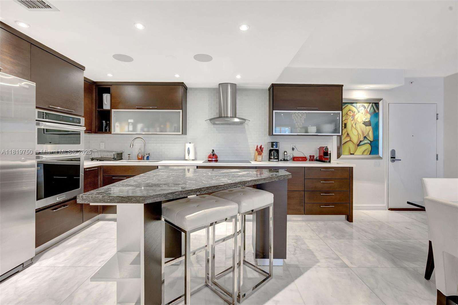 Roney Palace Unit #307 | Picture 9