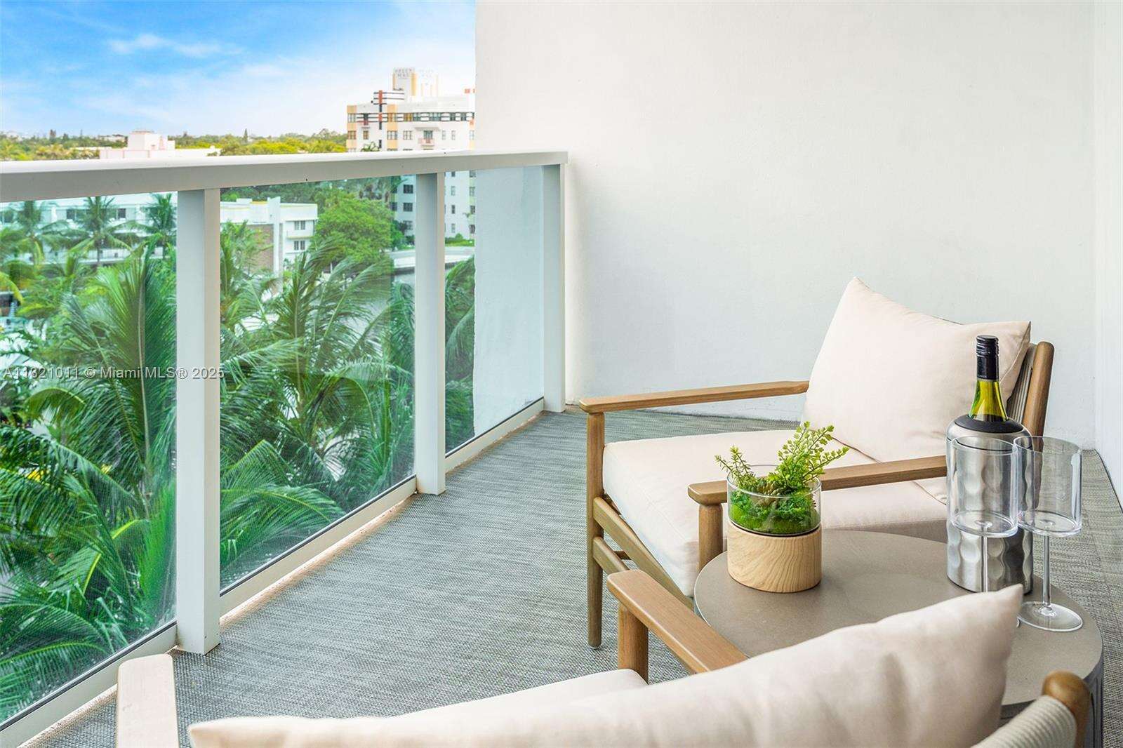 Roney Palace For Rent | Unit #630