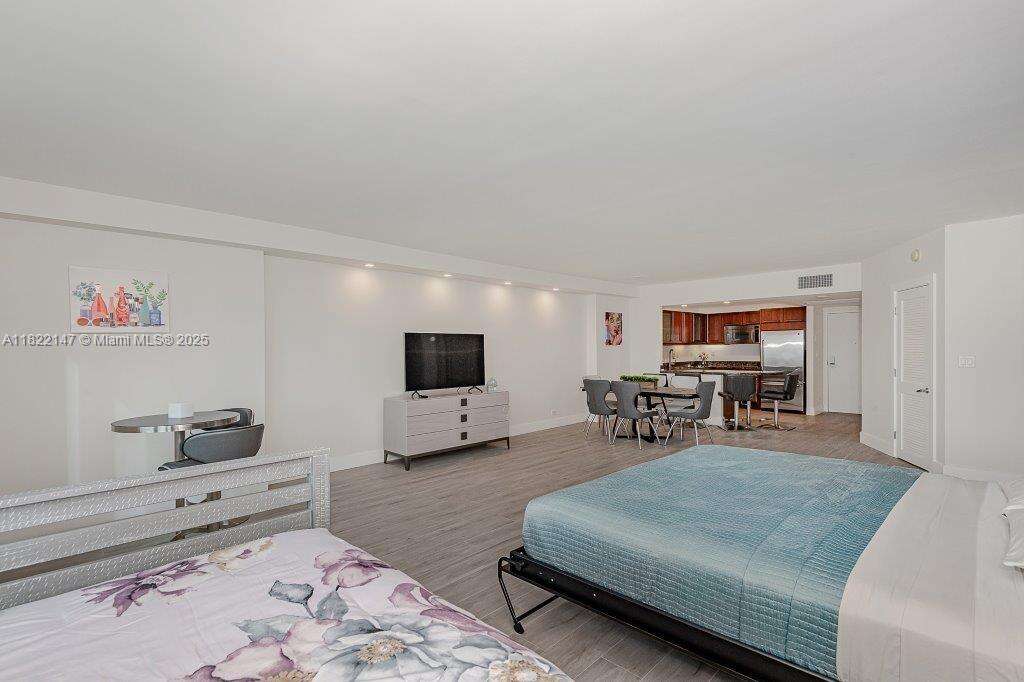 Roney Palace Unit #1531 | Picture 12