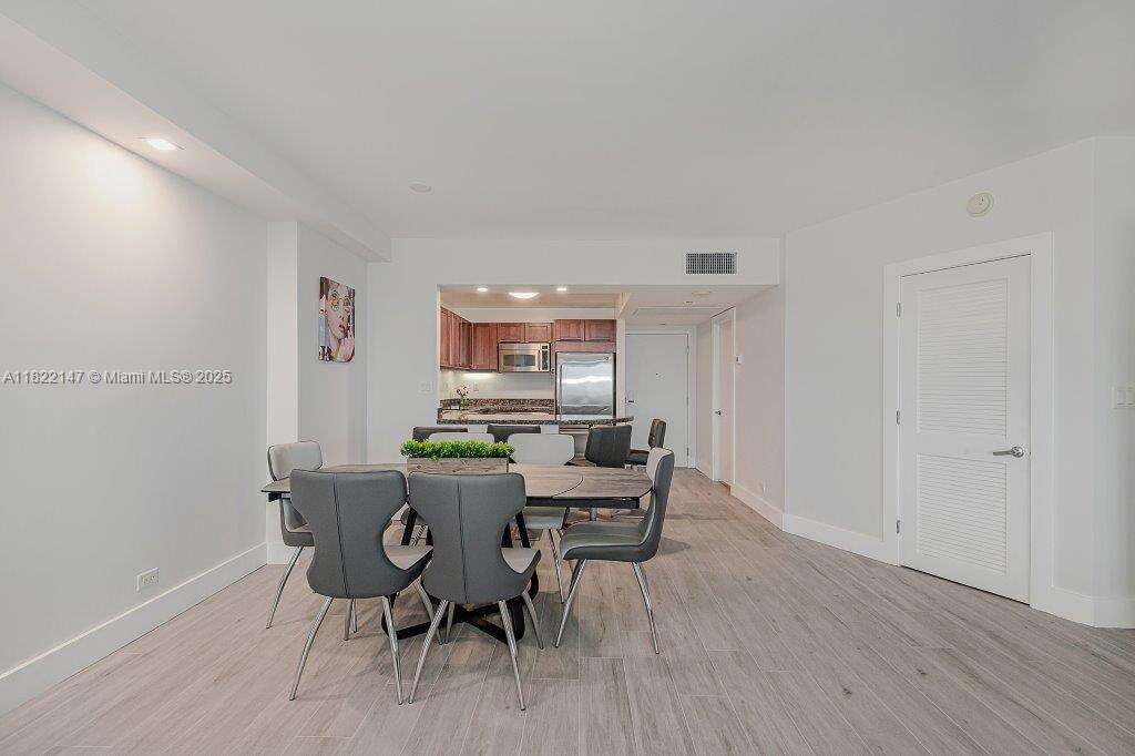 Roney Palace Unit #1531 | Picture 14