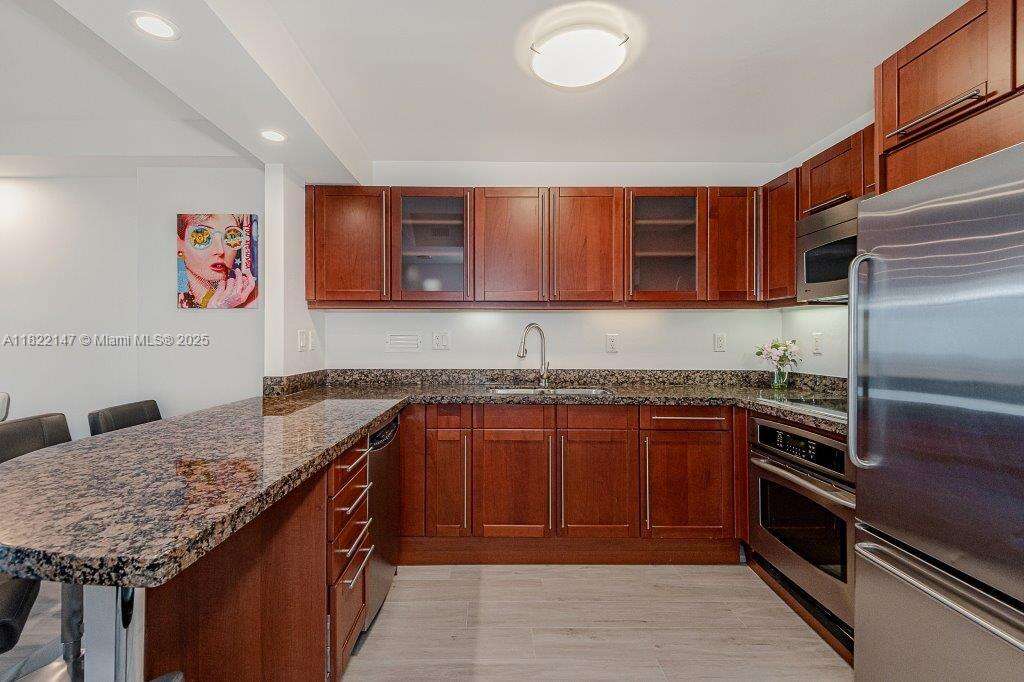 Roney Palace Unit #1531 | Picture 24