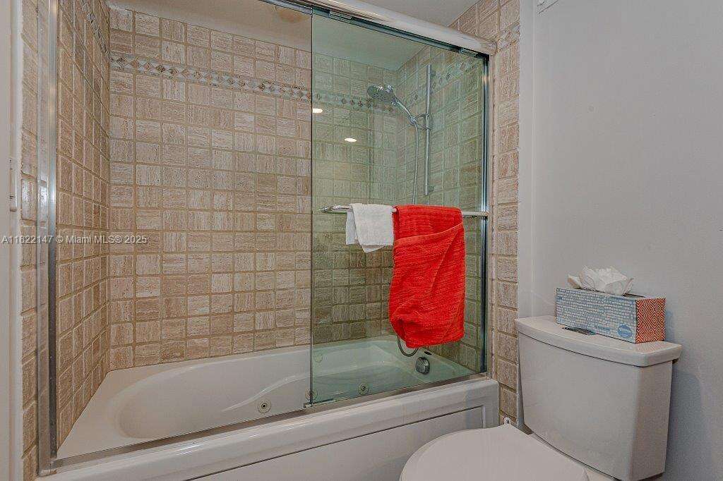 Roney Palace Unit #1531 | Picture 27