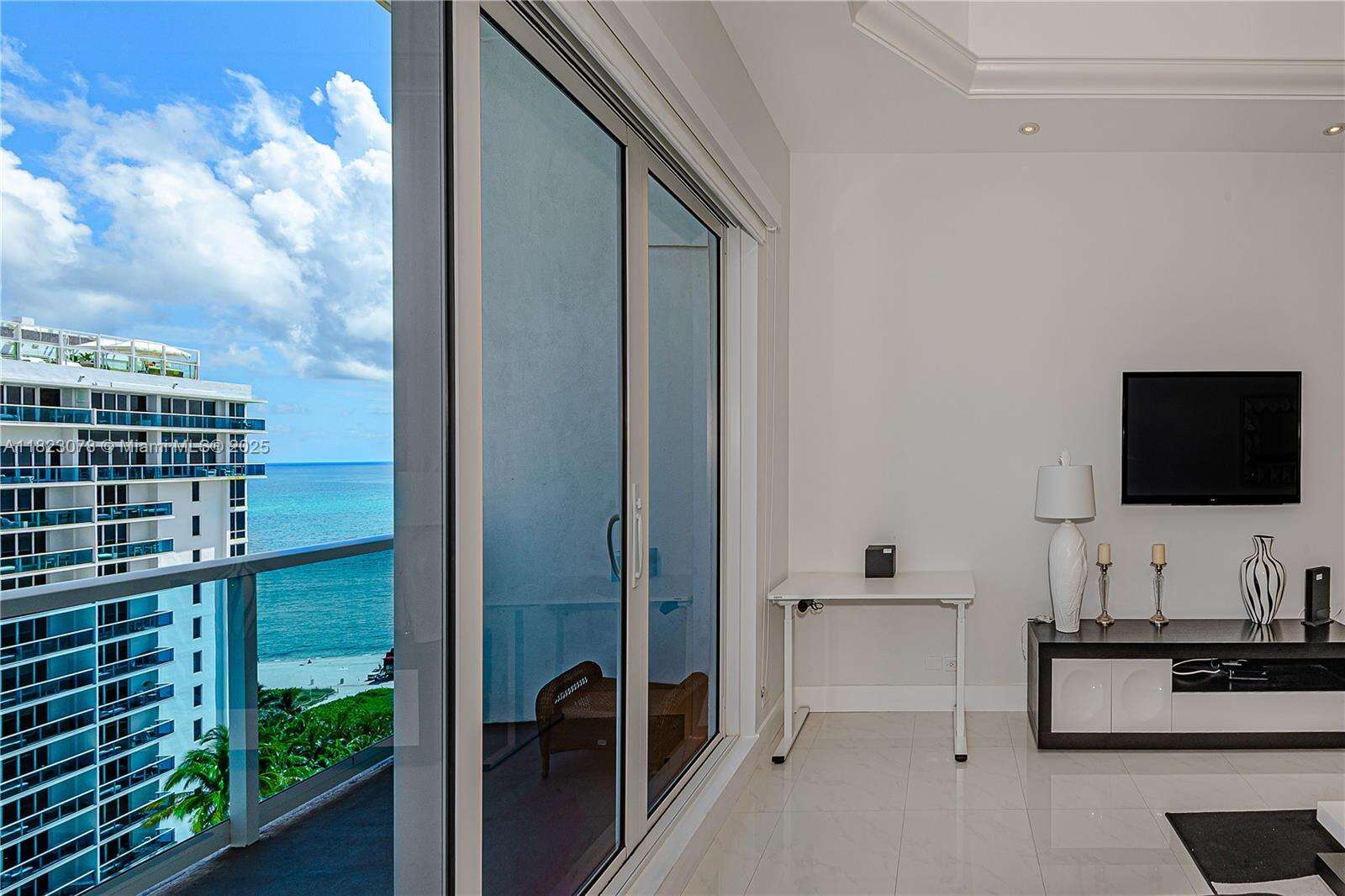 Roney Palace Unit #1619 | Picture 6