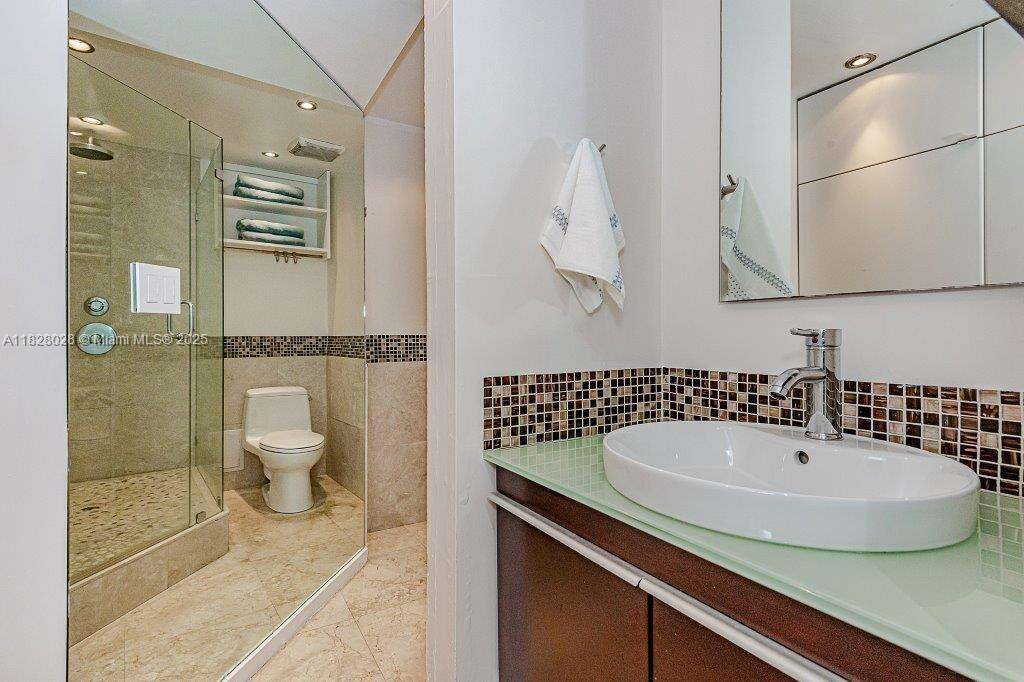 Roney Palace Unit #705 | Picture 21