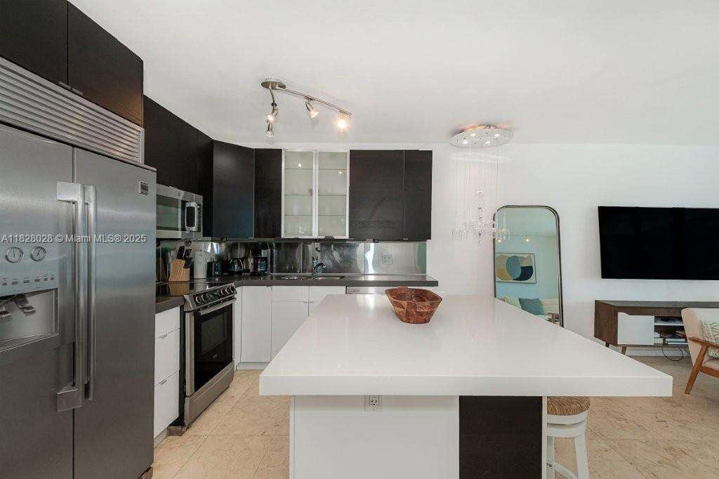 Roney Palace Unit #705 | Picture 6