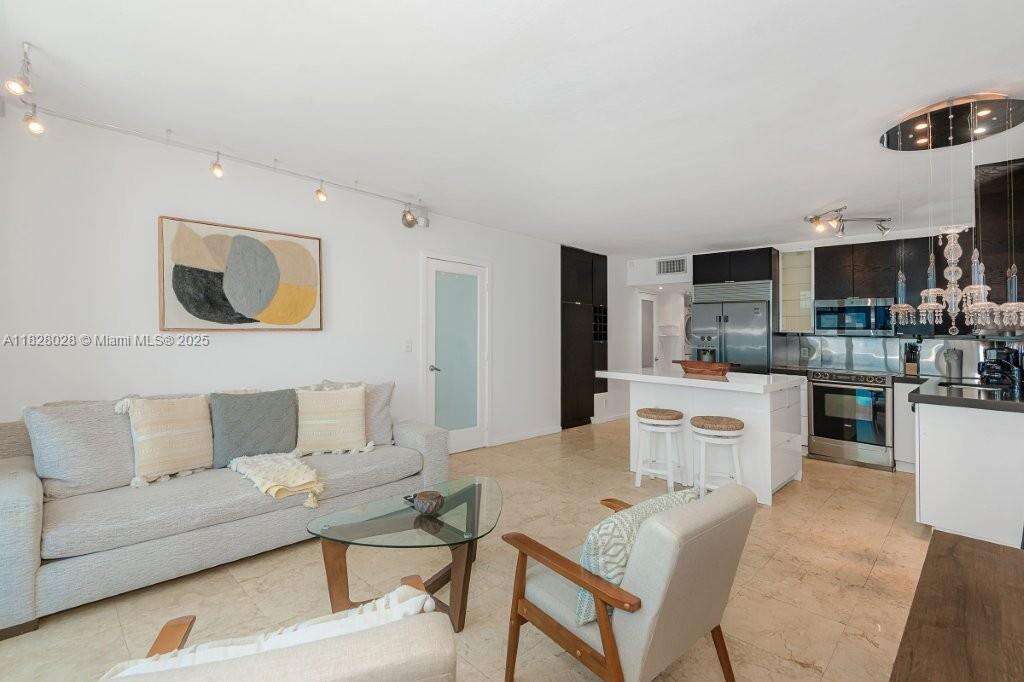 Roney Palace Unit #705 | Picture 10