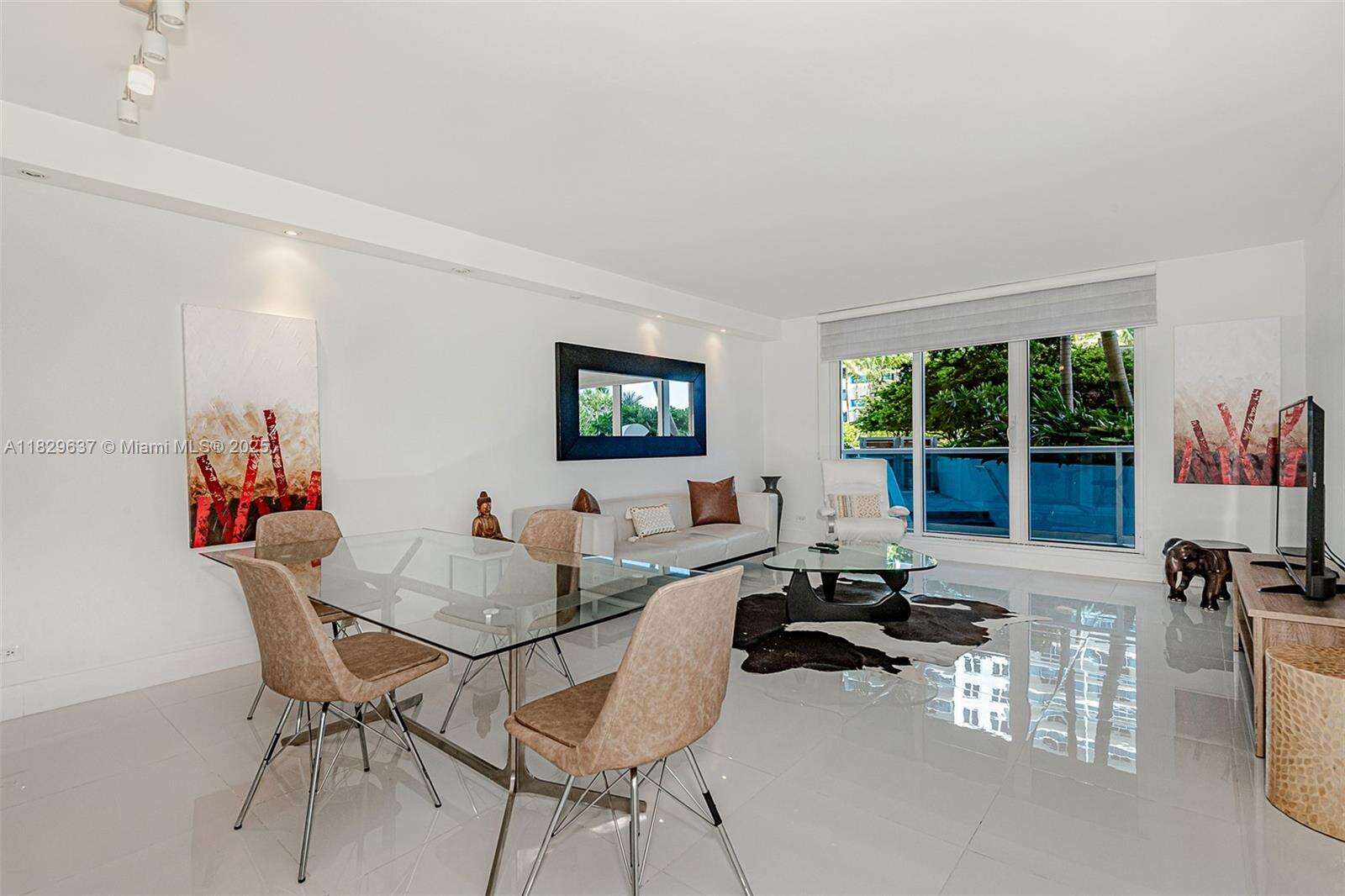 Roney Palace For Rent | Unit #316