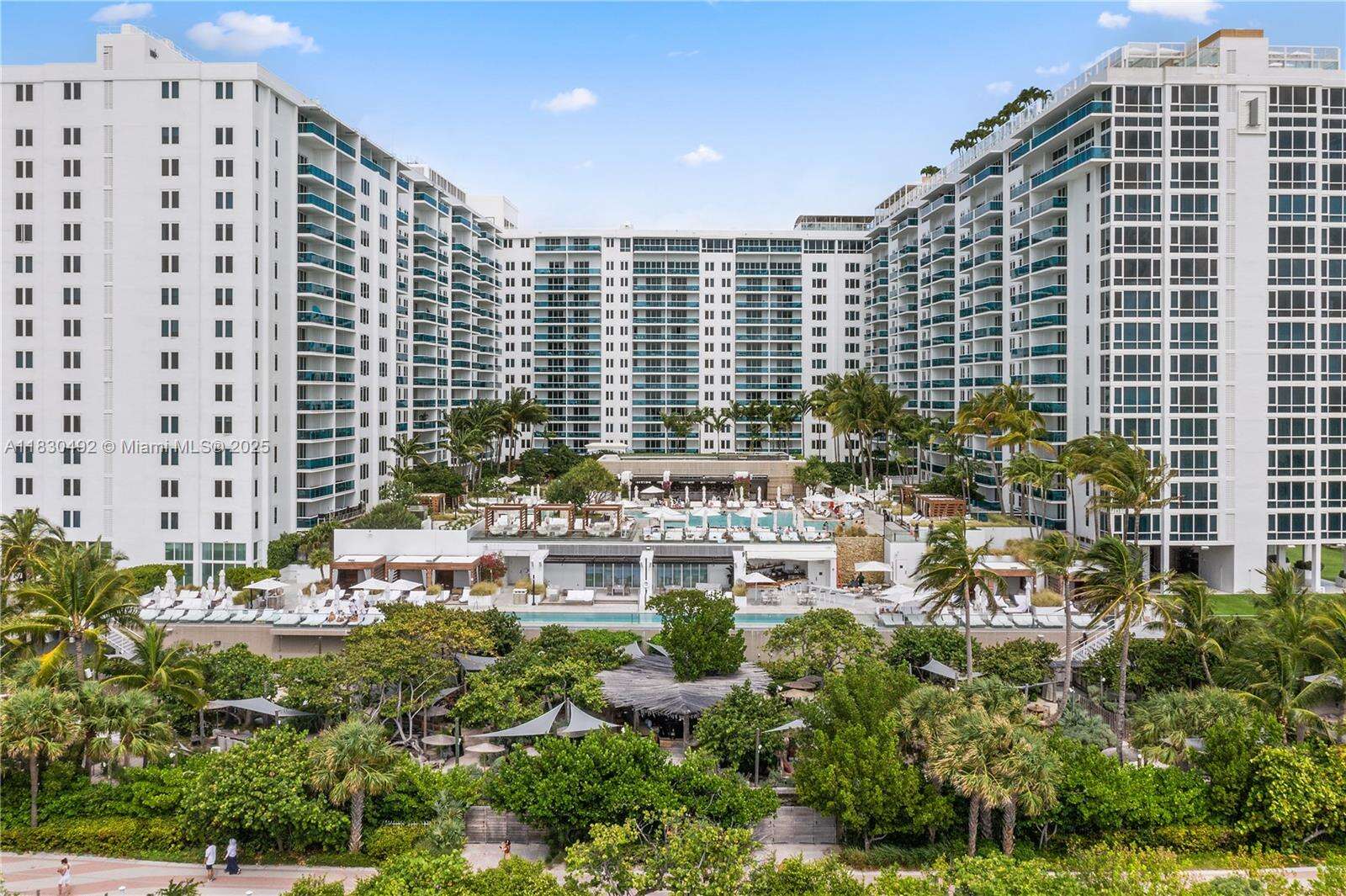 Roney Palace For Rent | Unit #523