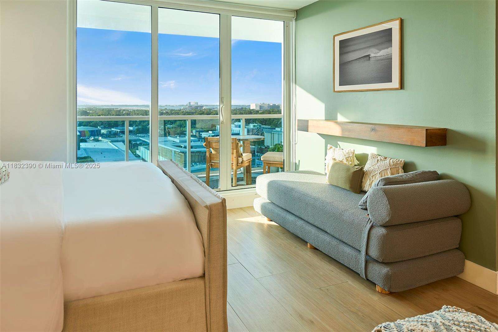 Roney Palace Unit #1429 | Picture 7