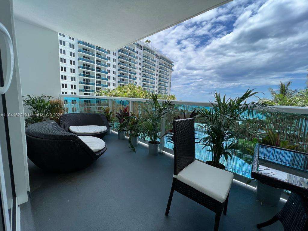 Roney Palace Unit #625 | Picture 14