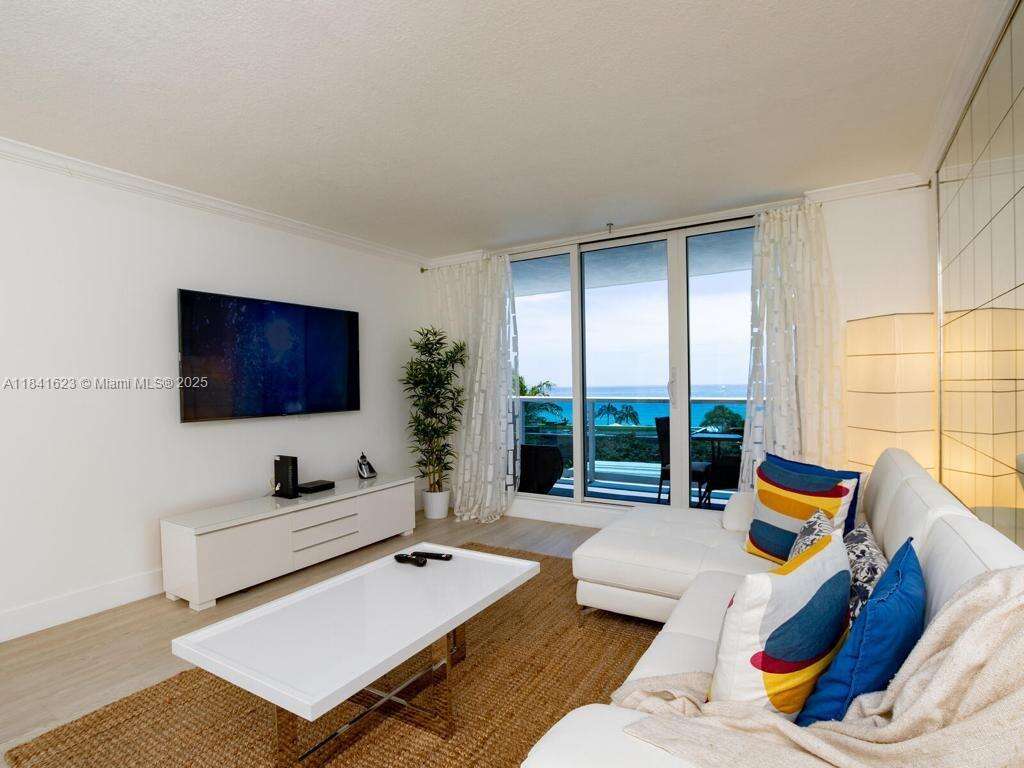 Roney Palace Unit #625 | Picture 8