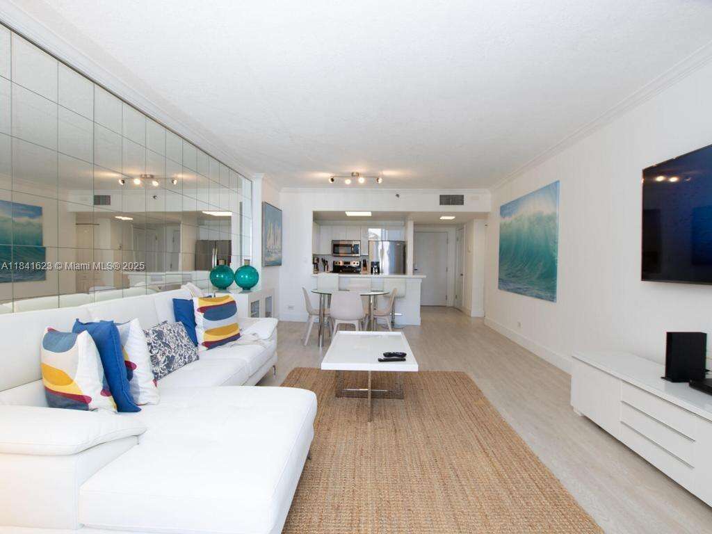 Roney Palace Unit #625 | Picture 9