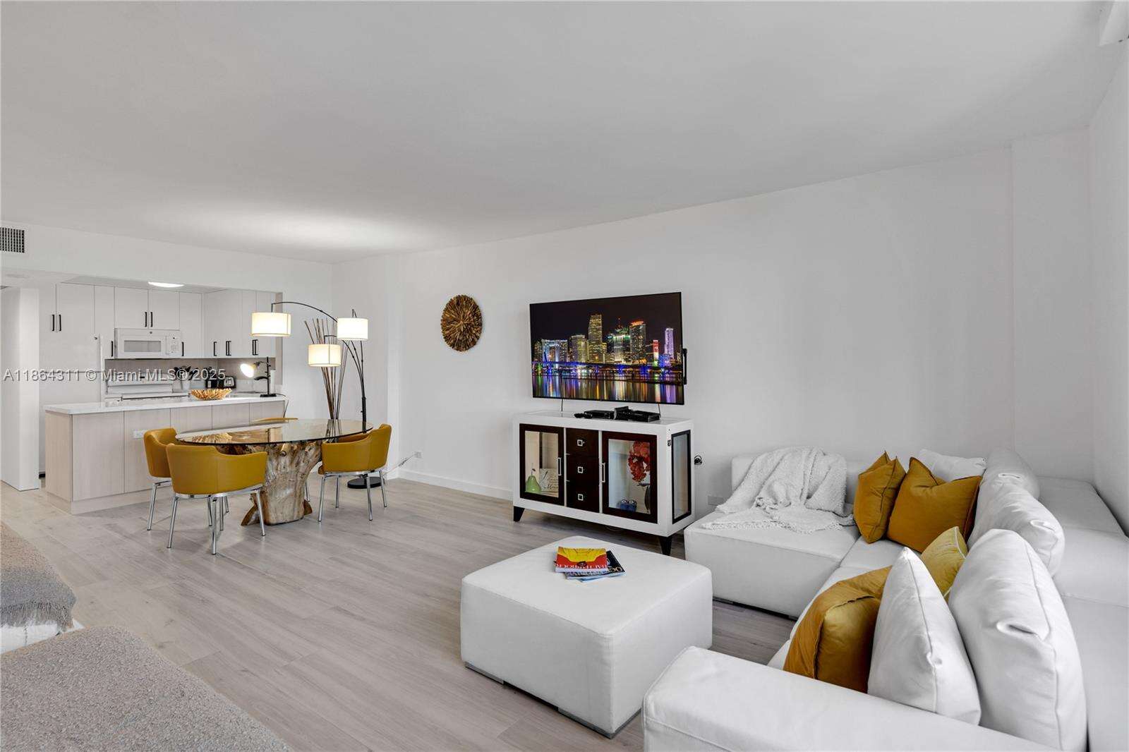 Roney Palace Unit #542 | Picture 13