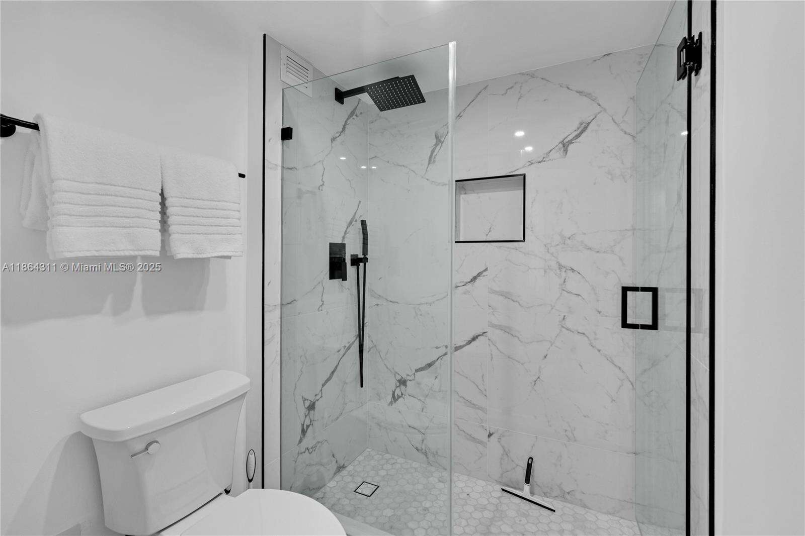 Roney Palace Unit #542 | Picture 15