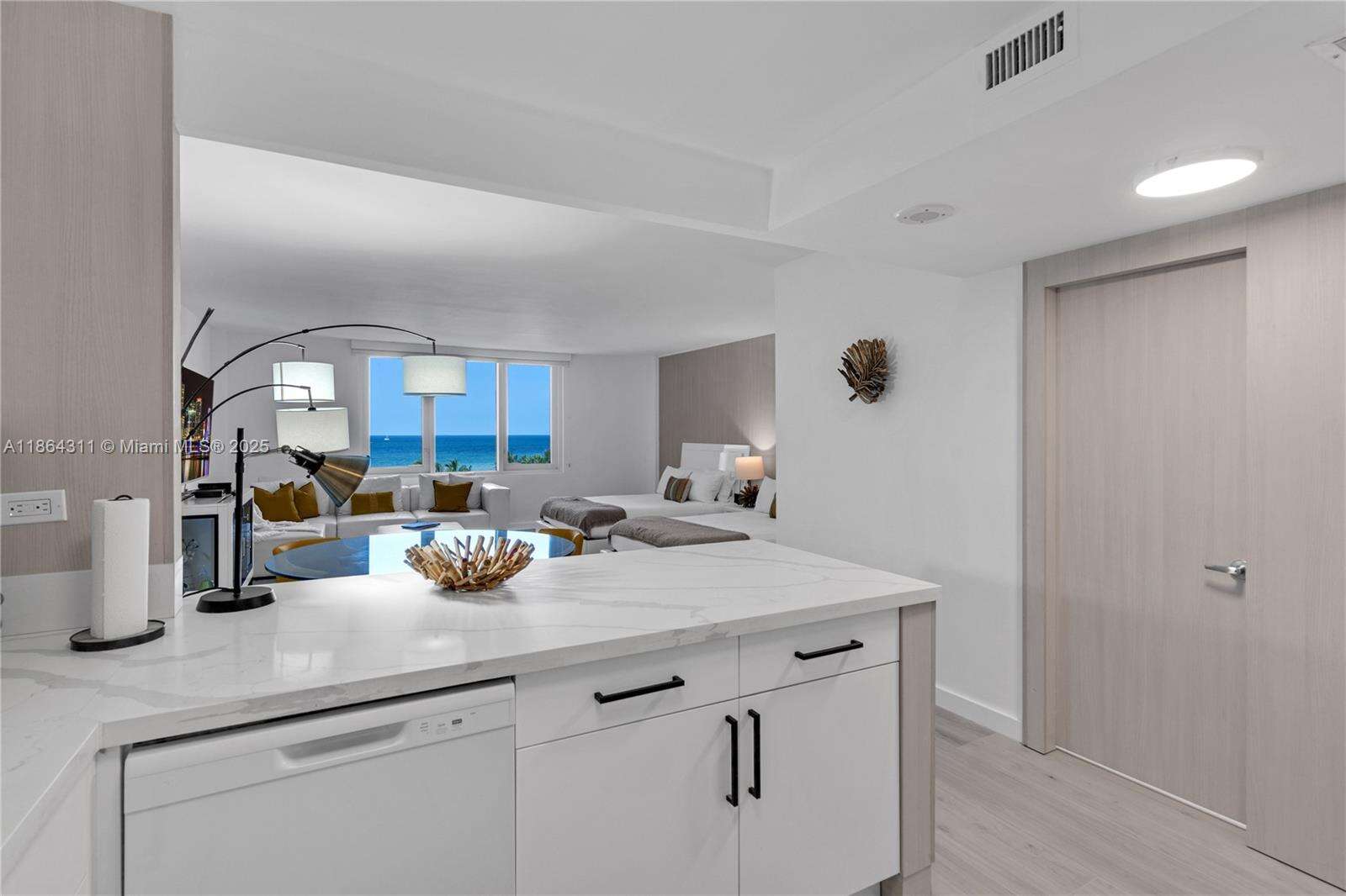 Roney Palace Unit #542 | Picture 16