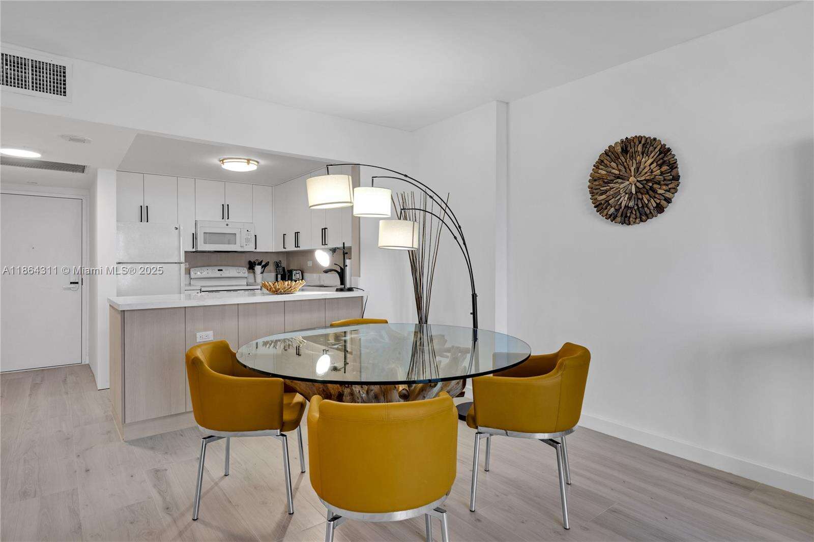 Roney Palace Unit #542 | Picture 7