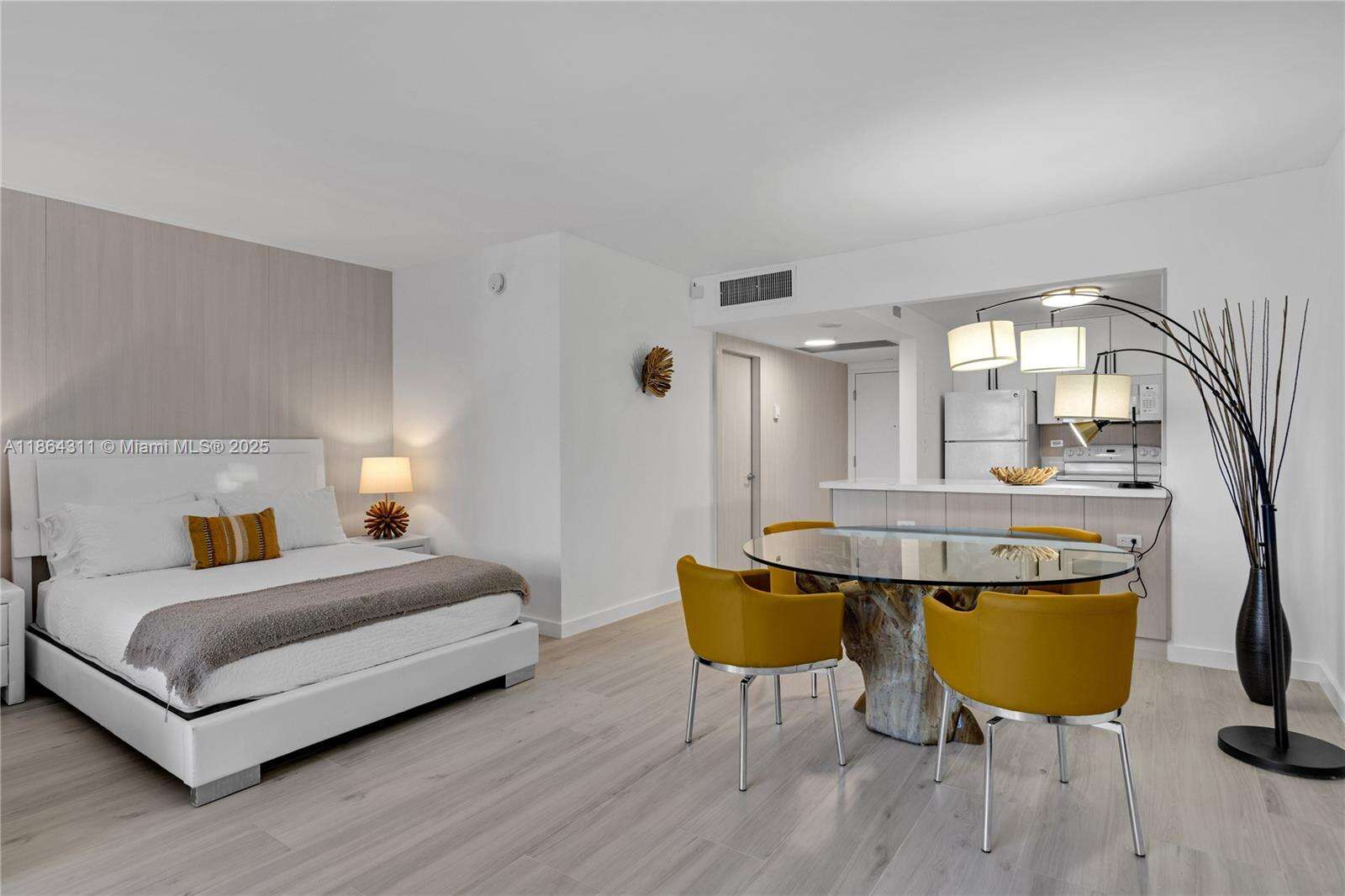 Roney Palace Unit #542 | Picture 8