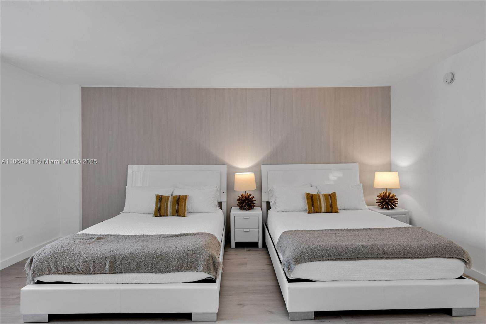 Roney Palace Unit #542 | Picture 9