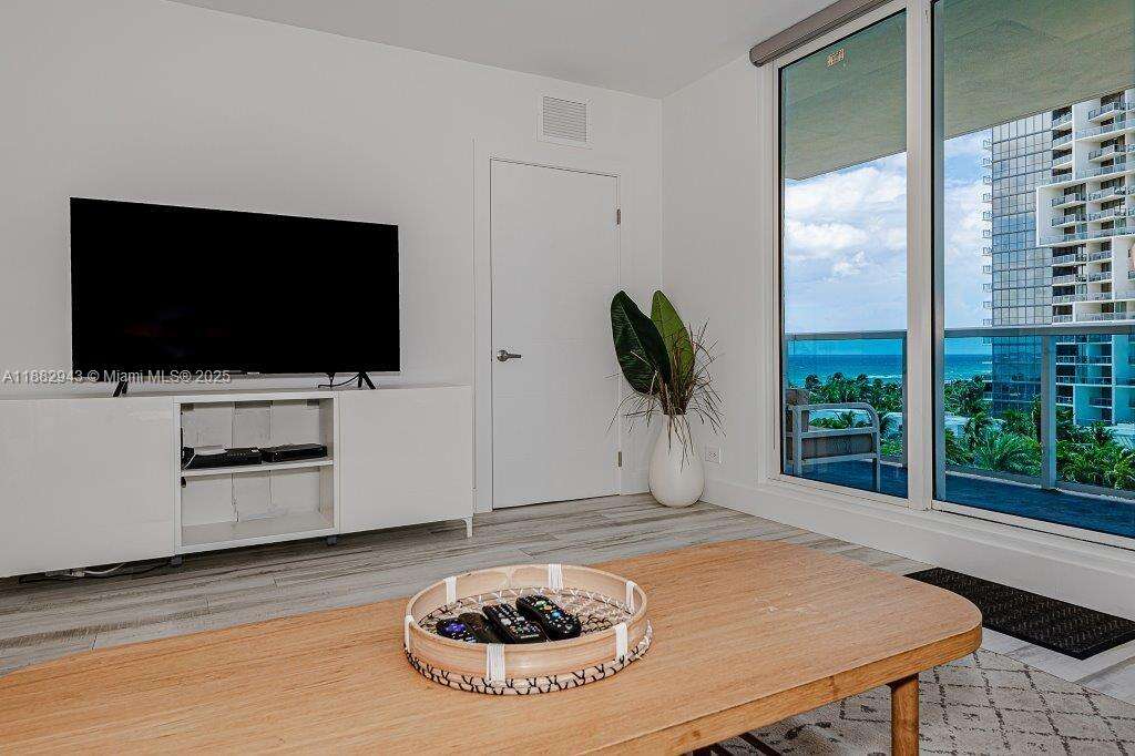 Roney Palace Unit #604 | Picture 13