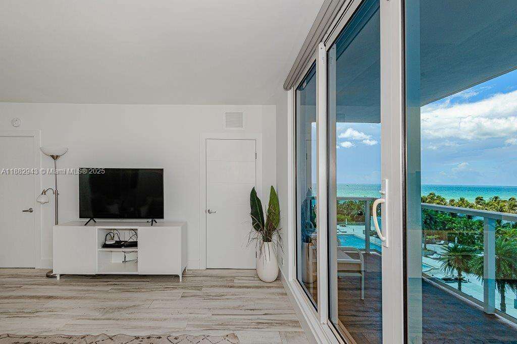 Roney Palace Unit #604 | Picture 14