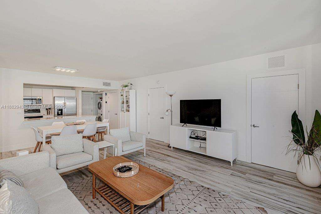 Roney Palace Unit #604 | Picture 15