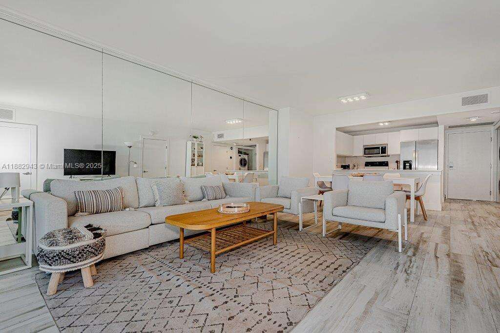 Roney Palace Unit #604 | Picture 16