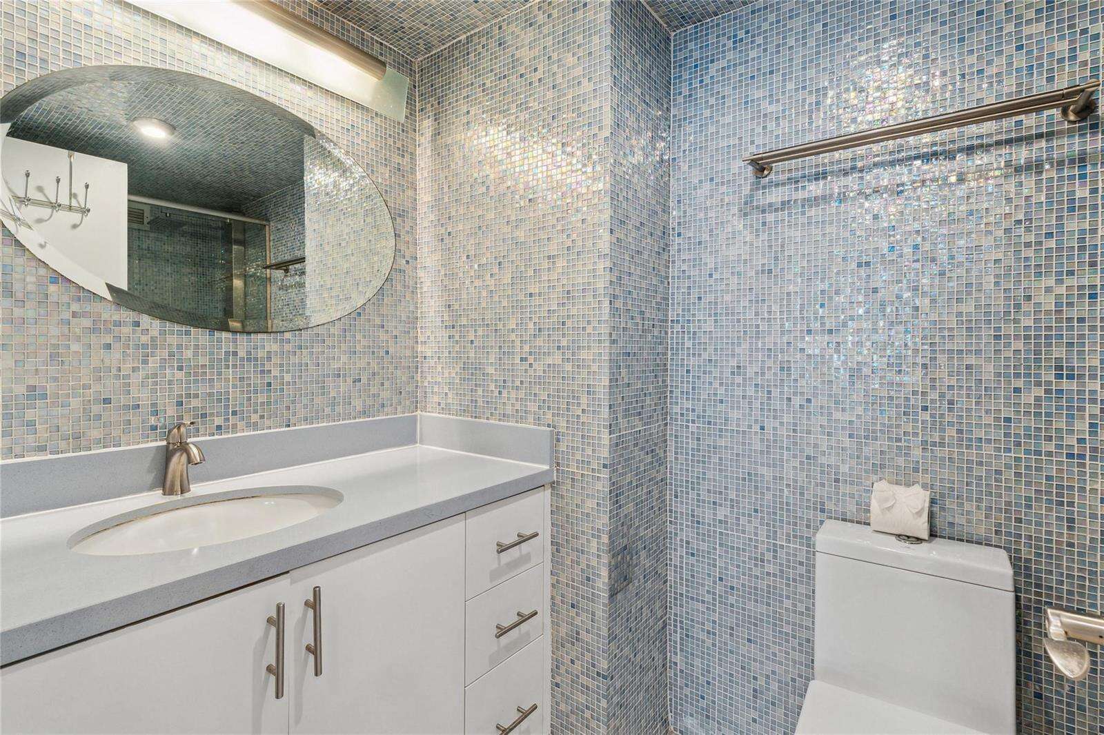 Roney Palace Unit #1015 | Picture 10