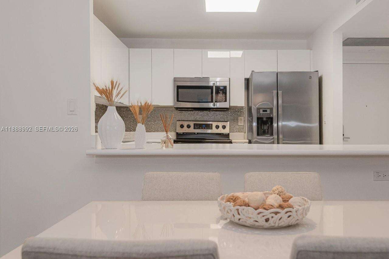 Roney Palace Unit #333 | Picture 11