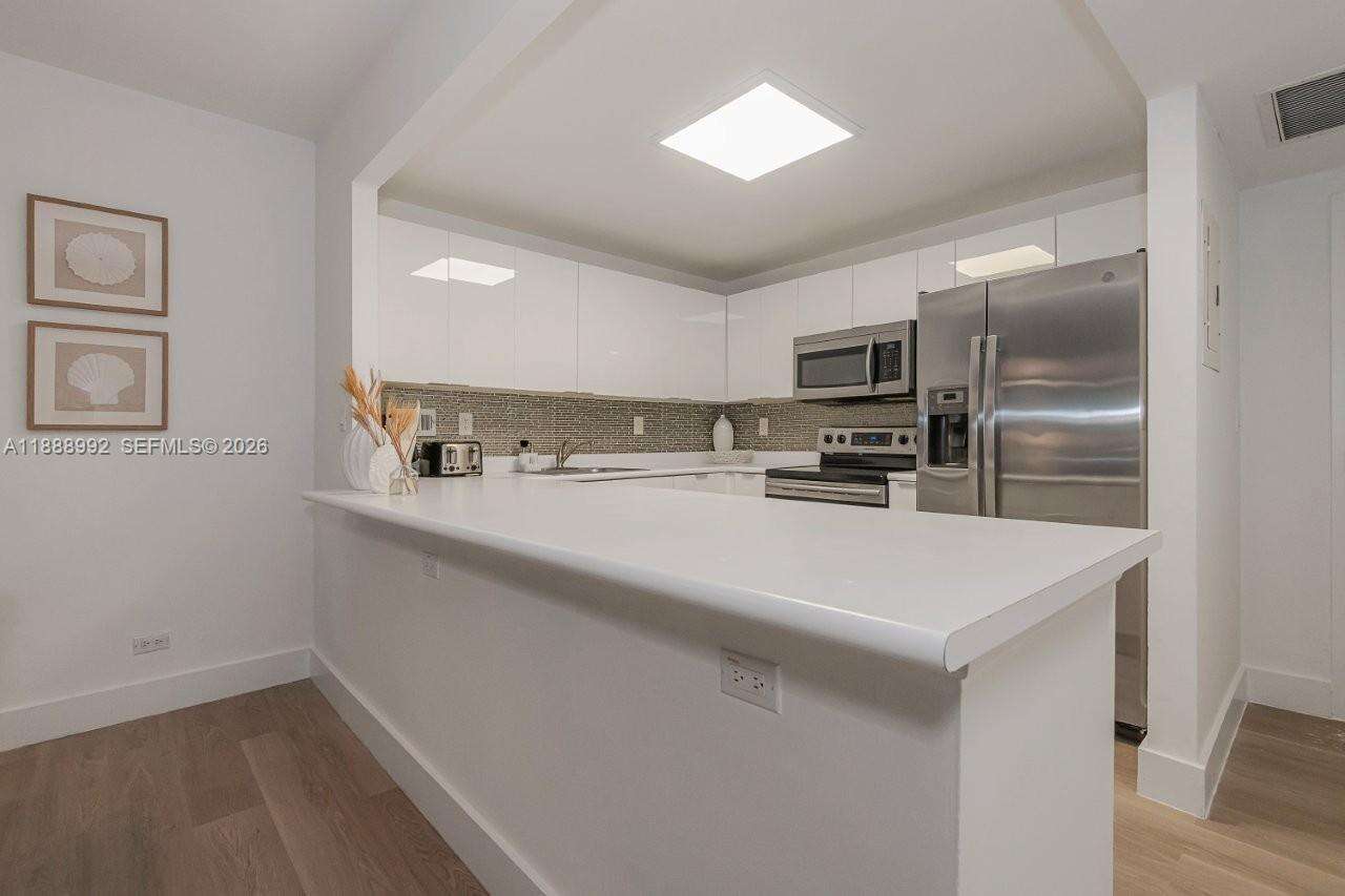 Roney Palace Unit #333 | Picture 12