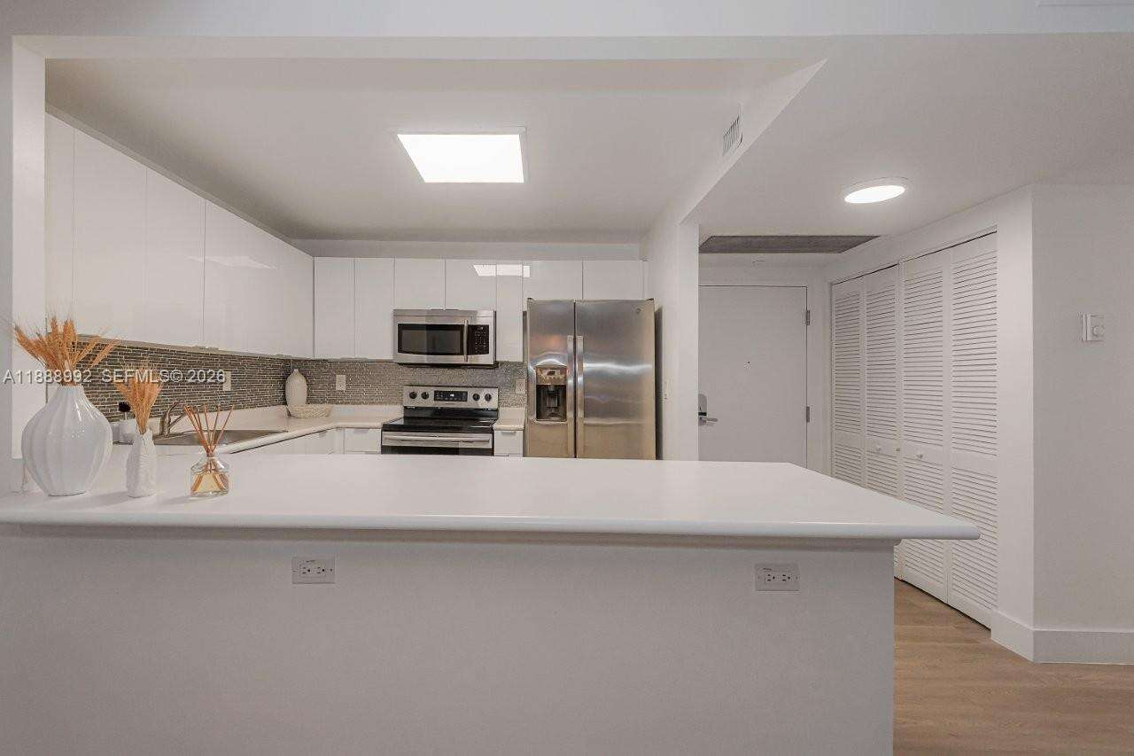 Roney Palace Unit #333 | Picture 13