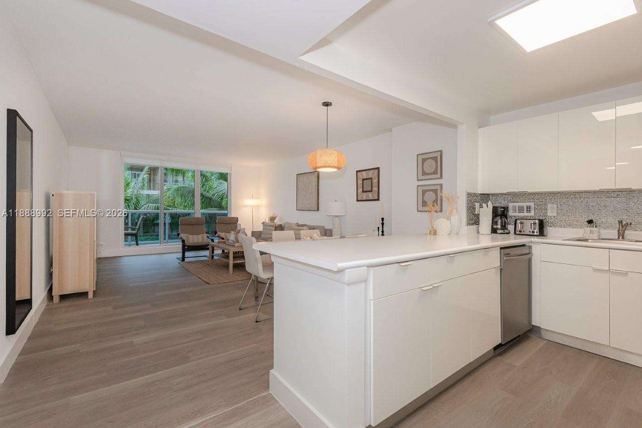 Roney Palace Unit #333 | Picture 18