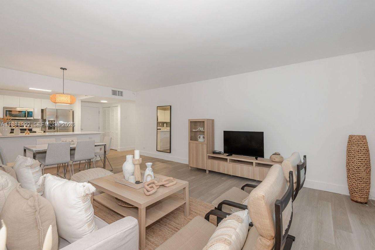 Roney Palace Unit #333 | Picture 7